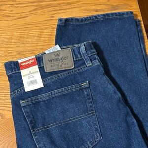 Men’s Wrangler authentics Dark Blue Jeans nwt 34x28